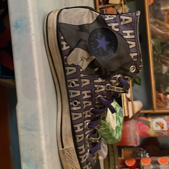 Hi, I’m selling these joker and Batman converse - Picture 2 of 4